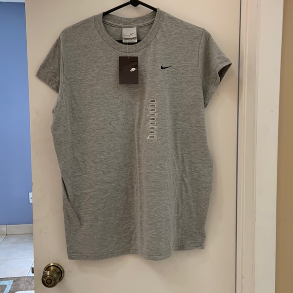 Nike Tops - Nike Women’s TShirt